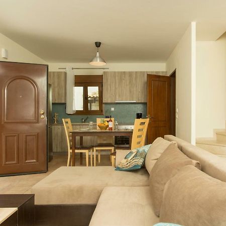 סיווירי Izabella Sea Side Villa מראה חיצוני תמונה