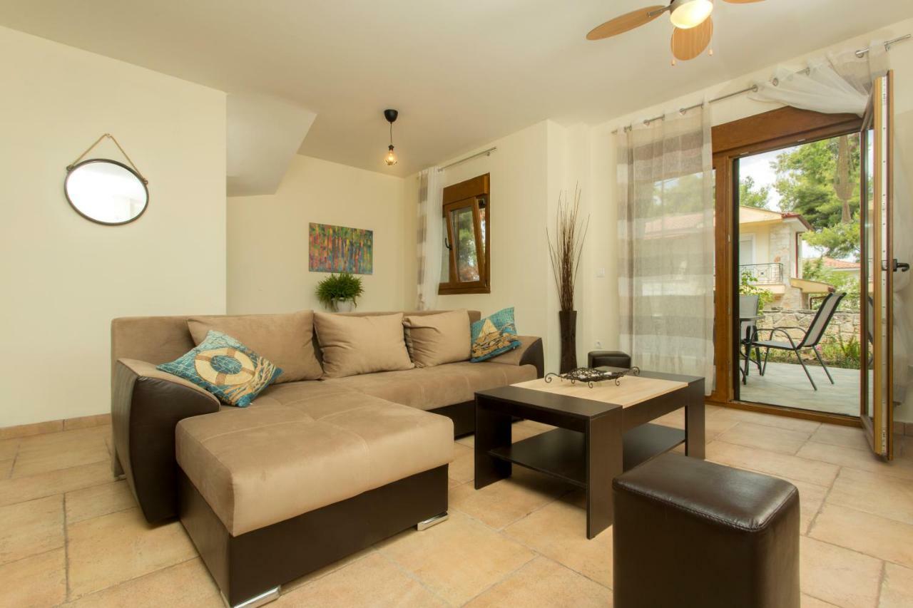 סיווירי Izabella Sea Side Villa מראה חיצוני תמונה